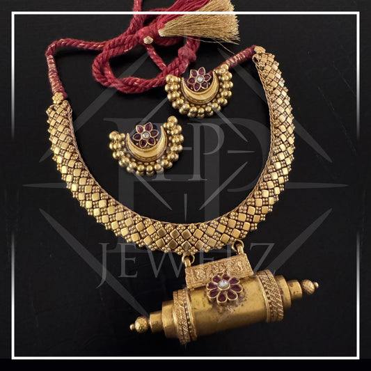 Traditional Temple-Style Gold-Plated Set with Kemp Stone Flower