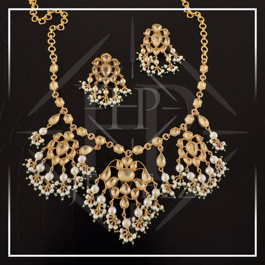 Elegant 92.5 Silver Gold-Plated Set with Floral Jadau Motifs