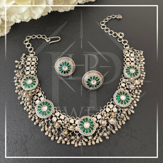 Emerald Bloom: Floral Kundan Necklace with Ghungroos